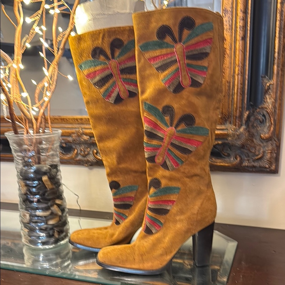 Suede butterfly boots